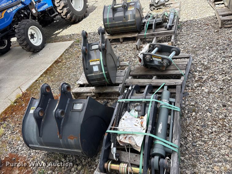 image for item ET0661 CNH Industrial CNH33.37 excavator attachments