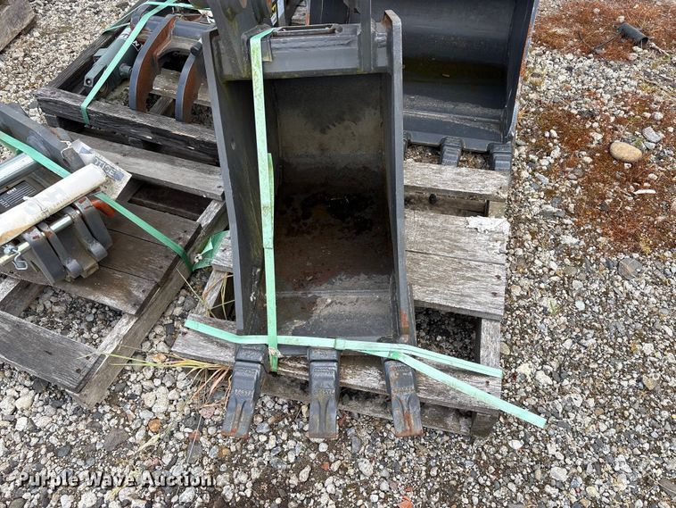image for item ET0661 CNH Industrial CNH33.37 excavator attachments