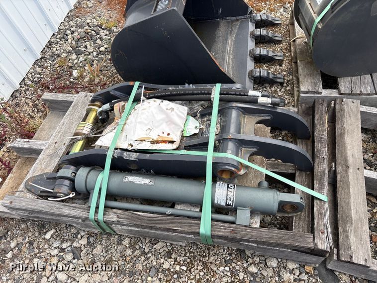 image for item ET0661 CNH Industrial CNH33.37 excavator attachments