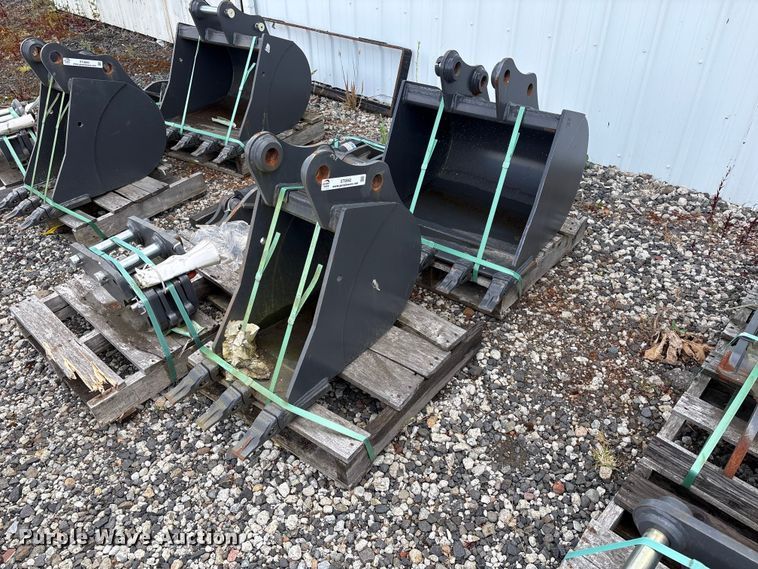 CNH Industrial CNH33.37 excavator attachments