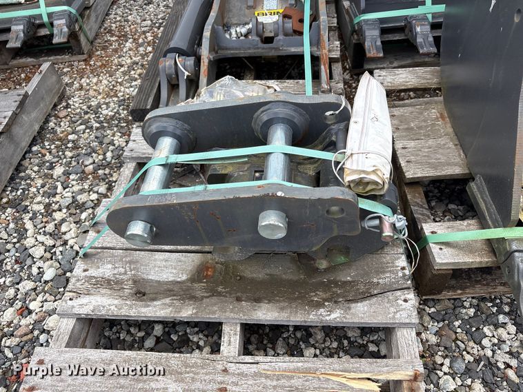 image for item ET0662 CNH Industrial CNH33.37 excavator attachments