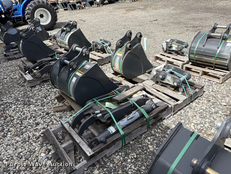 image for item ET0664 CNH Industrial CNH33.37 excavator attachments