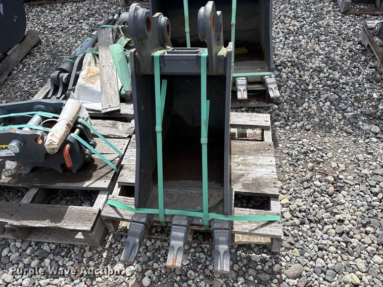 image for item ET0664 CNH Industrial CNH33.37 excavator attachments