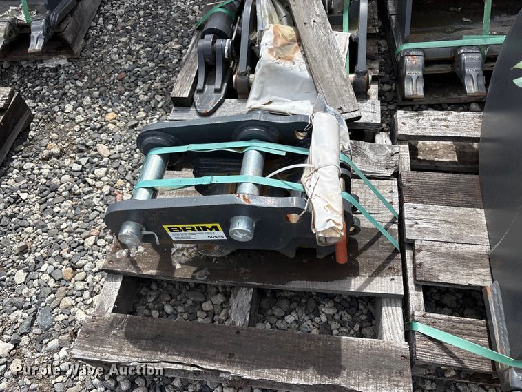 image for item ET0664 CNH Industrial CNH33.37 excavator attachments
