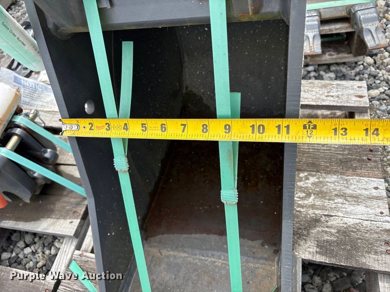 image for item ET0664 CNH Industrial CNH33.37 excavator attachments