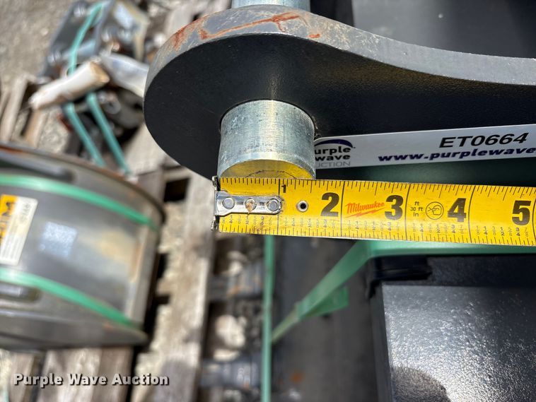 image for item ET0664 CNH Industrial CNH33.37 excavator attachments