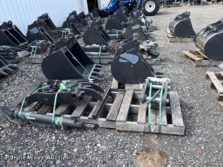 image for item ET0665 CNH Industrial CNH33.37 excavator attachments