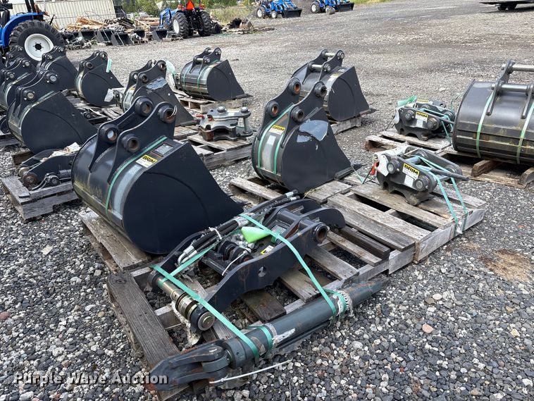 image for item ET0665 CNH Industrial CNH33.37 excavator attachments