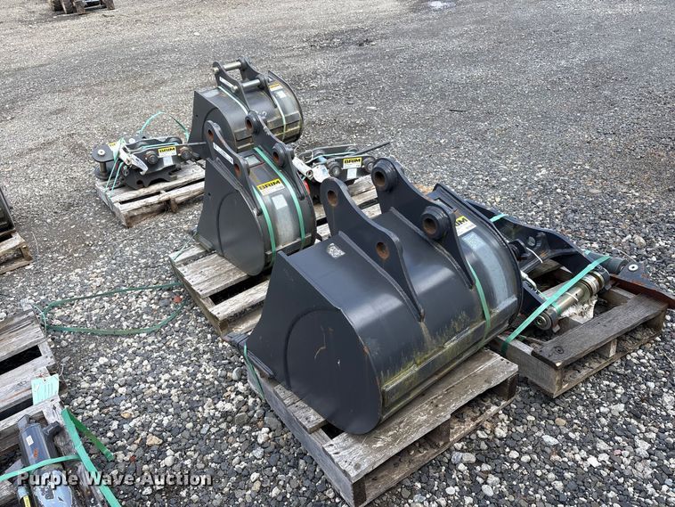 image for item ET0665 CNH Industrial CNH33.37 excavator attachments