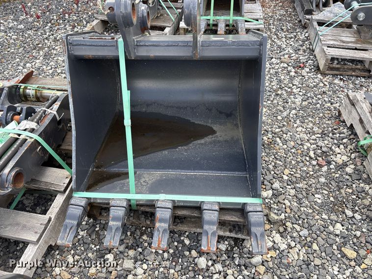 image for item ET0665 CNH Industrial CNH33.37 excavator attachments
