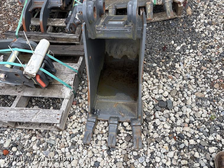 image for item ET0666 CNH Industrial CNH33.37 excavator attachments