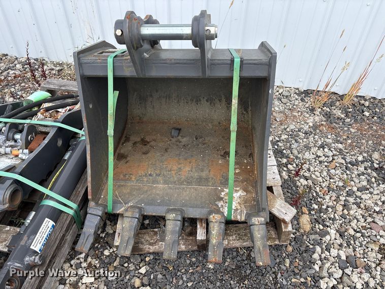 image for item ET0666 CNH Industrial CNH33.37 excavator attachments