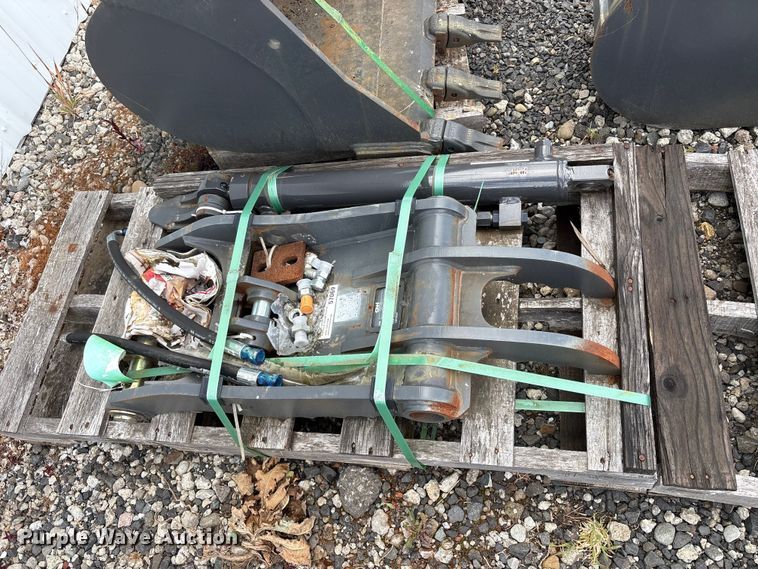 image for item ET0666 CNH Industrial CNH33.37 excavator attachments
