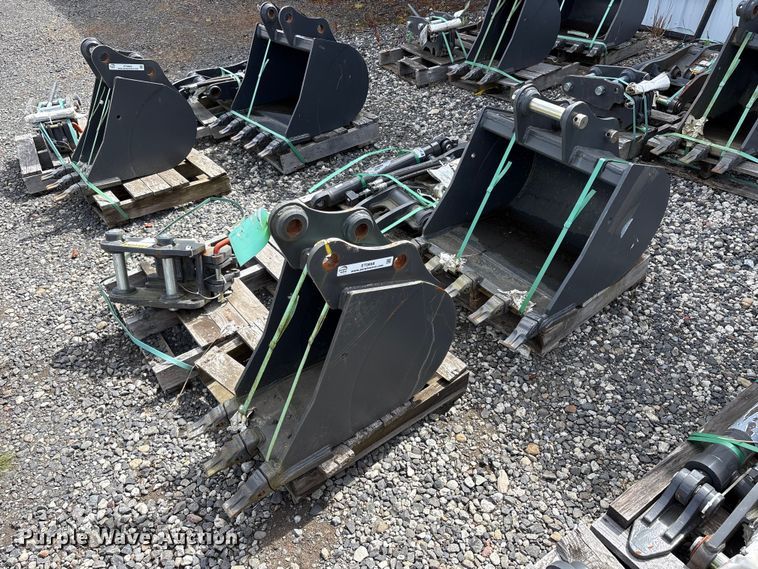 CNH Industrial CNH33.37 excavator attachments