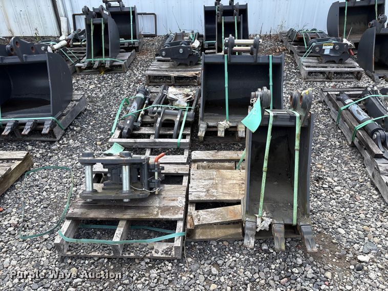 image for item ET0668 CNH Industrial CNH33.37 excavator attachments