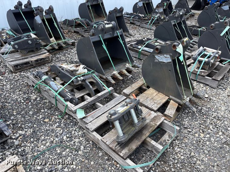 image for item ET0668 CNH Industrial CNH33.37 excavator attachments