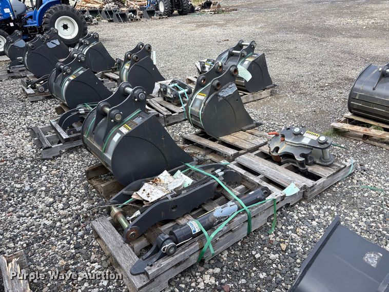 image for item ET0668 CNH Industrial CNH33.37 excavator attachments