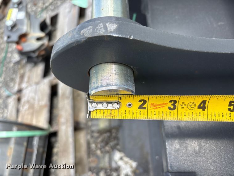 image for item ET0668 CNH Industrial CNH33.37 excavator attachments