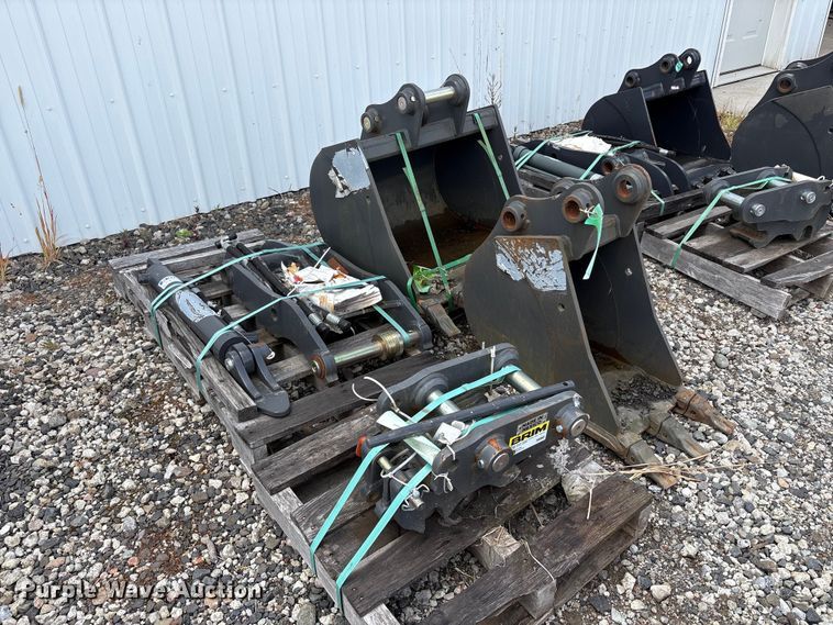 image for item ET0669 CNH Industrial CNH33.37 excavator attachments