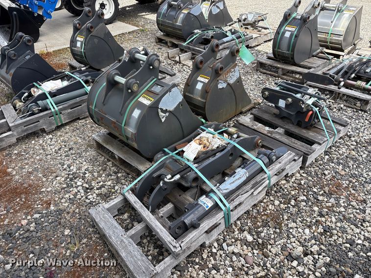 image for item ET0669 CNH Industrial CNH33.37 excavator attachments