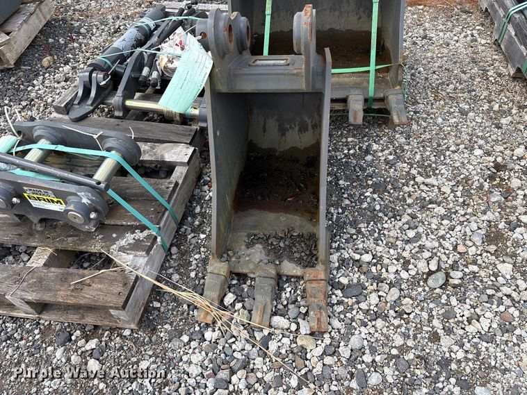 image for item ET0669 CNH Industrial CNH33.37 excavator attachments