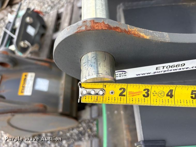 image for item ET0669 CNH Industrial CNH33.37 excavator attachments