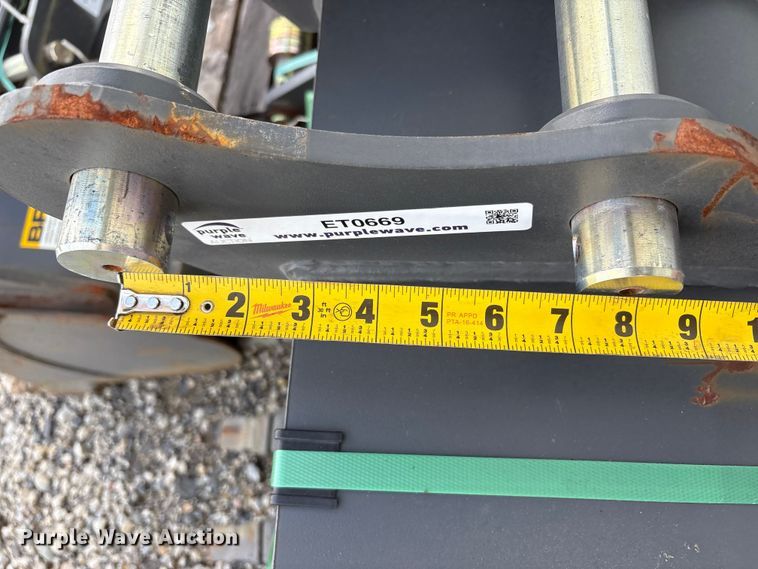 image for item ET0669 CNH Industrial CNH33.37 excavator attachments