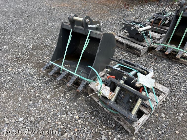 CNH Industrial CNH33.37 excavator attachments