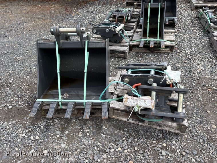 image for item ET0670 CNH Industrial CNH33.37 excavator attachments