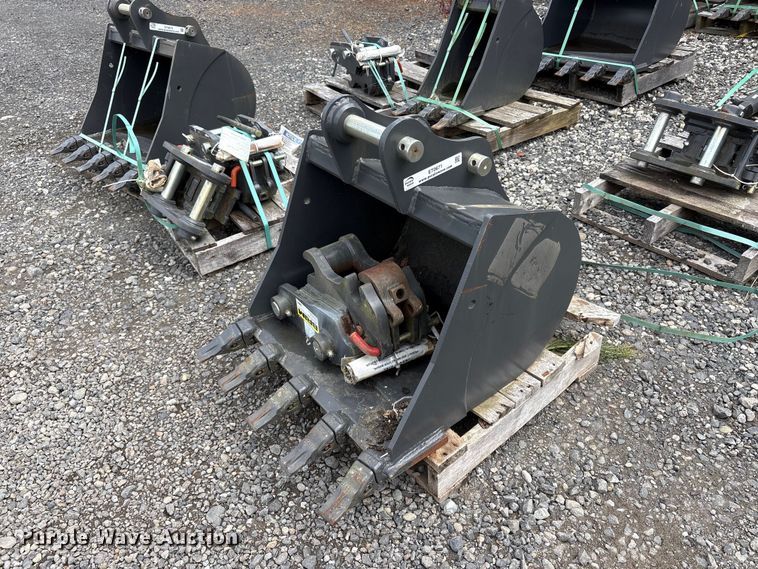 CNH Industrial CNH33.37 excavator attachments