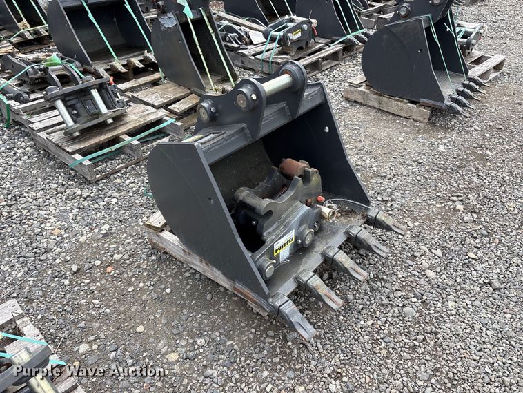 image for item ET0671 CNH Industrial CNH33.37 excavator attachments
