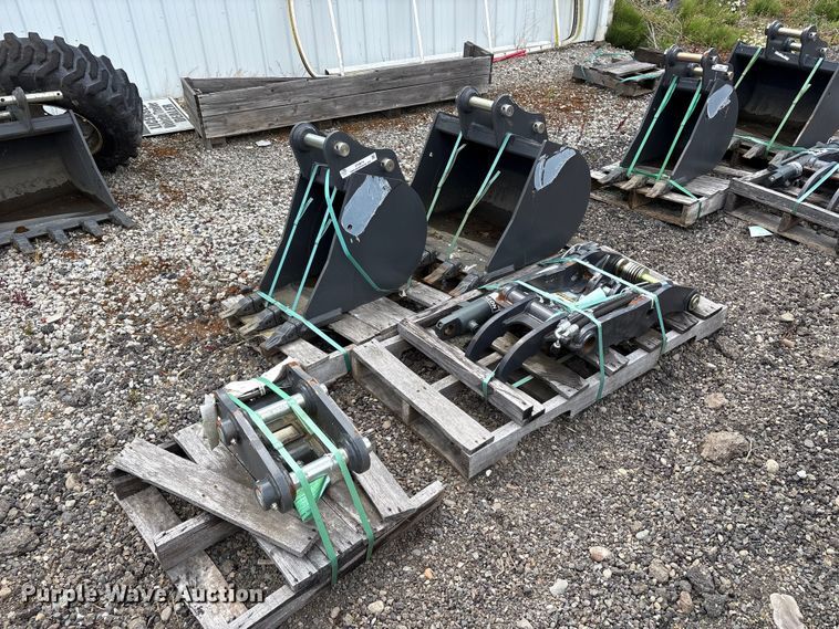 CNH Industrial CNH33.37 excavator attachments