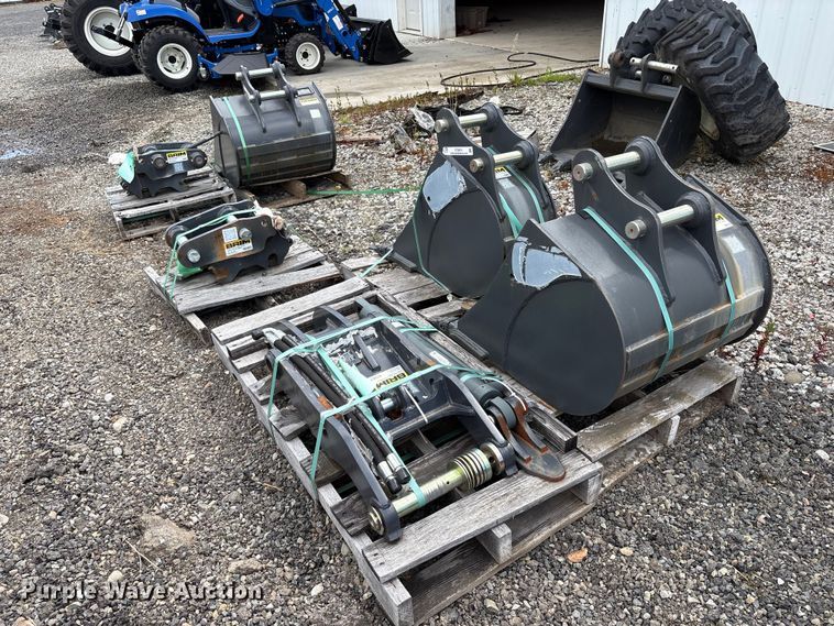 image for item ET0674 CNH Industrial CNH33.37 excavator attachments