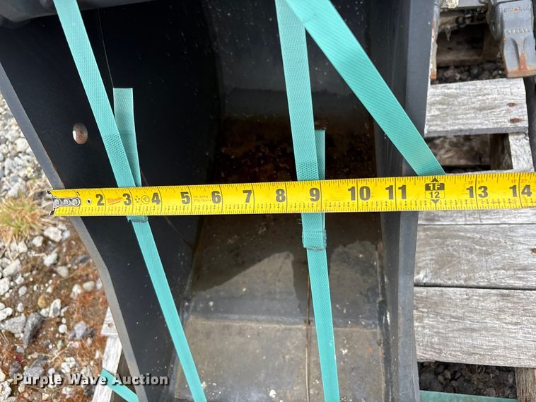 image for item ET0674 CNH Industrial CNH33.37 excavator attachments