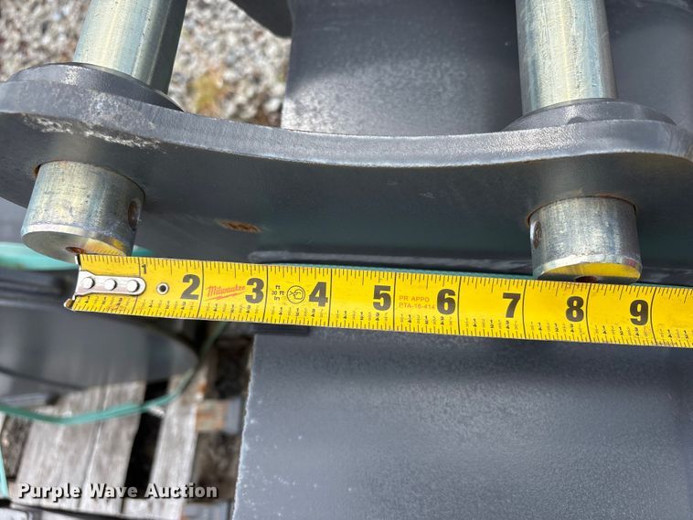 image for item ET0674 CNH Industrial CNH33.37 excavator attachments
