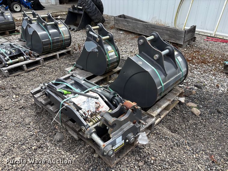 image for item ET0675 CNH Industrial CNH33.37 excavator attachments