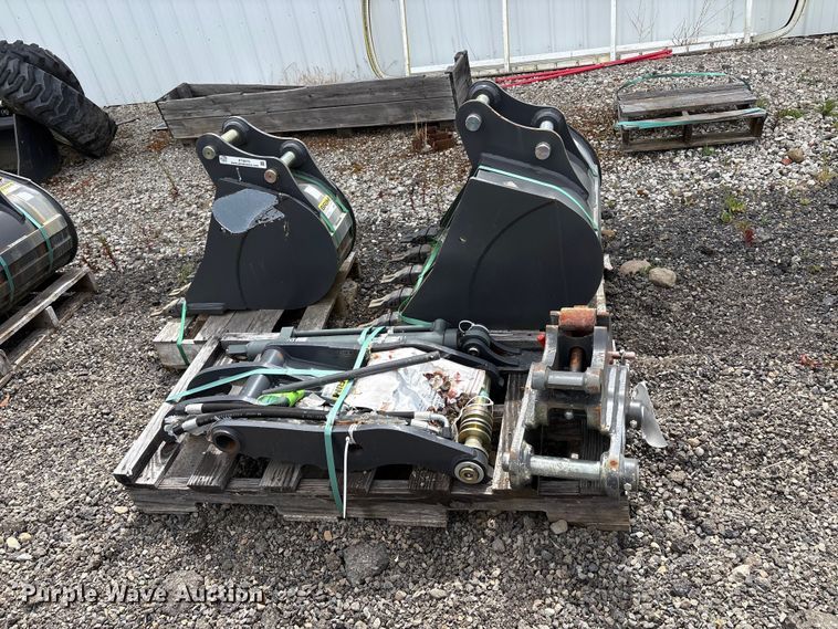 image for item ET0675 CNH Industrial CNH33.37 excavator attachments