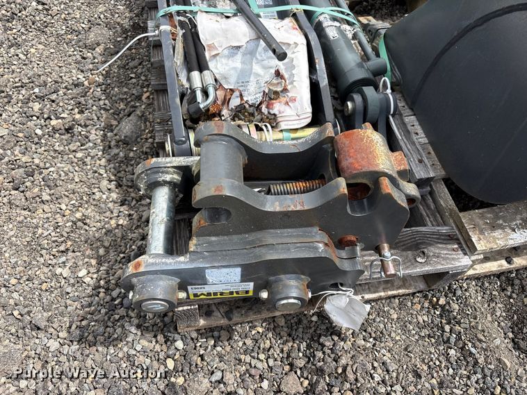 image for item ET0675 CNH Industrial CNH33.37 excavator attachments