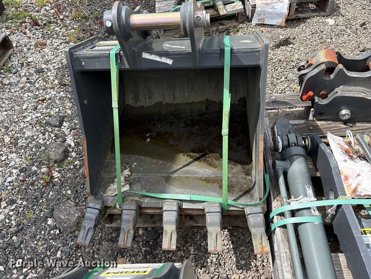 image for item ET0675 CNH Industrial CNH33.37 excavator attachments