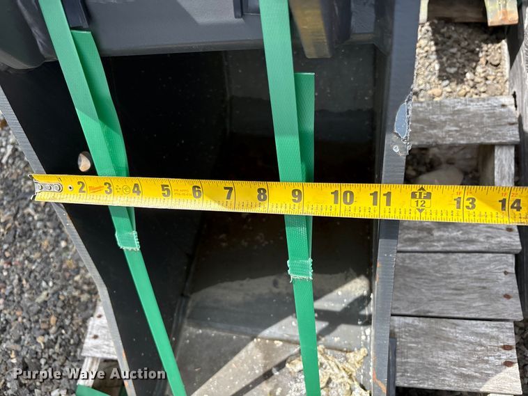 image for item ET0675 CNH Industrial CNH33.37 excavator attachments