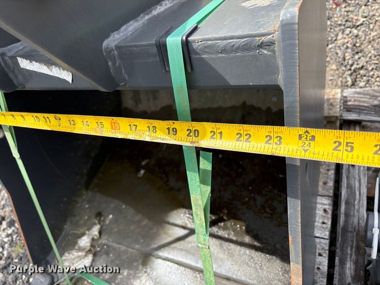 image for item ET0675 CNH Industrial CNH33.37 excavator attachments