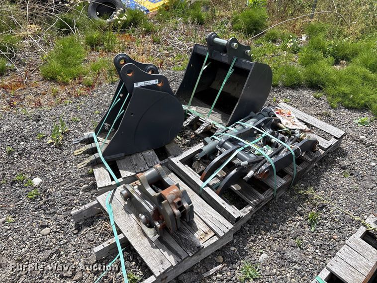 CNH Industrial CNH33.37 excavator attachments