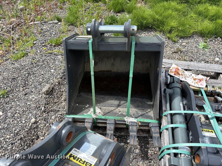 image for item ET0677 CNH Industrial CNH33.37 excavator attachments