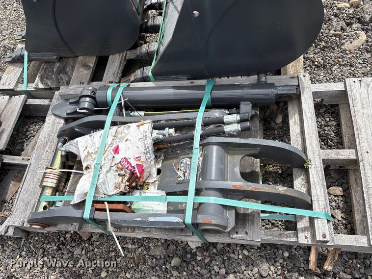 image for item ET0680 CNH Industrial CNH33.37 excavator attachments