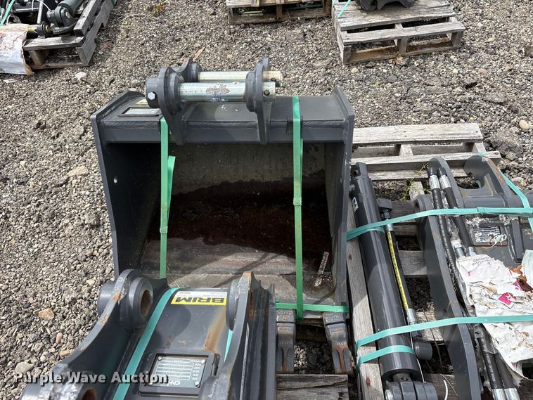 image for item ET0680 CNH Industrial CNH33.37 excavator attachments