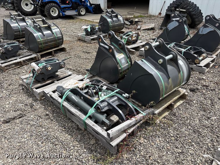 image for item ET0681 CNH Industrial CNH33.37 excavator attachments
