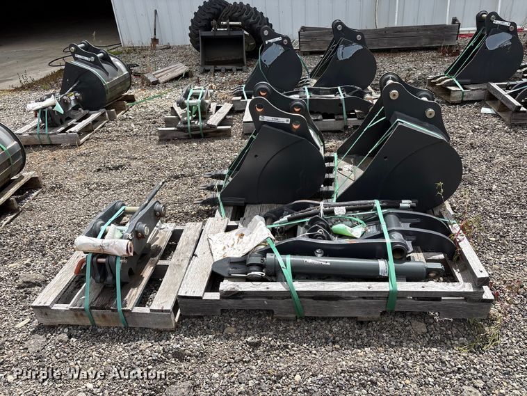 image for item ET0681 CNH Industrial CNH33.37 excavator attachments