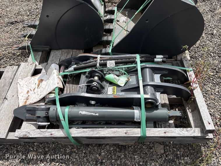 image for item ET0681 CNH Industrial CNH33.37 excavator attachments