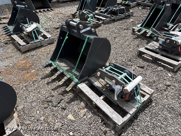 CNH Industrial CNH33.37 excavator attachments