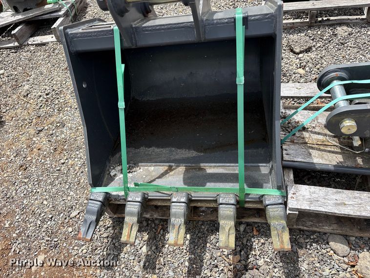 image for item ET0682 CNH Industrial CNH33.37 excavator attachments